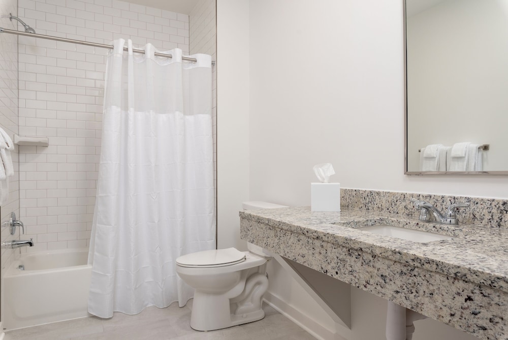 Classic Room, 1 Queen Bed (Self Check-in with Virtual Front Desk) photo 2