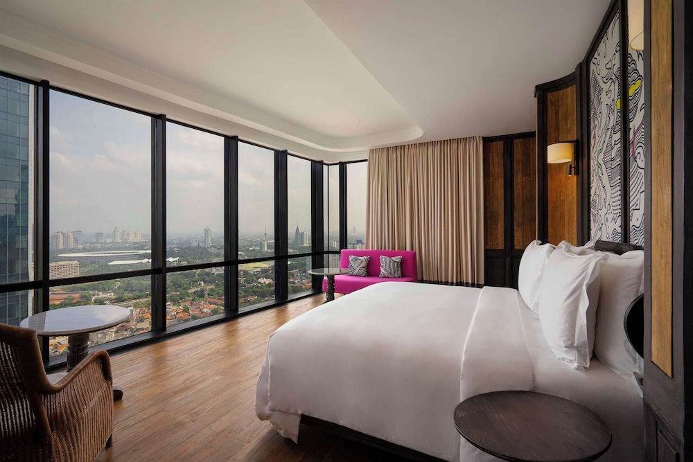 Grand Orient - King Room (2 adults + 1 child)
