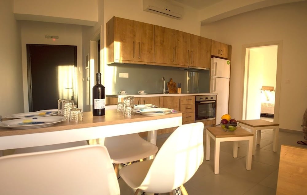 Family Apartment, 1 Bedroom, Partial Sea View photo 3