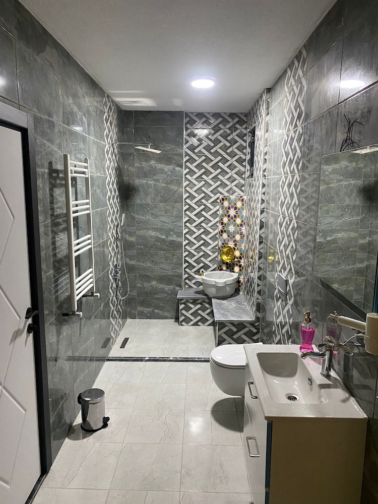 Room - Photo 3