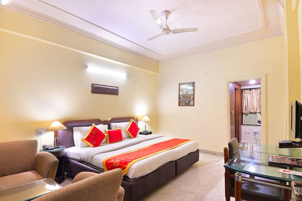 Suite Room with Fish Aquarium - Photo 1
