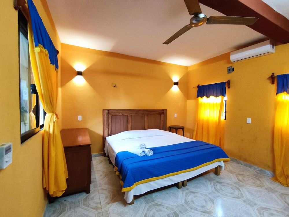 Comfort Room, Balcony