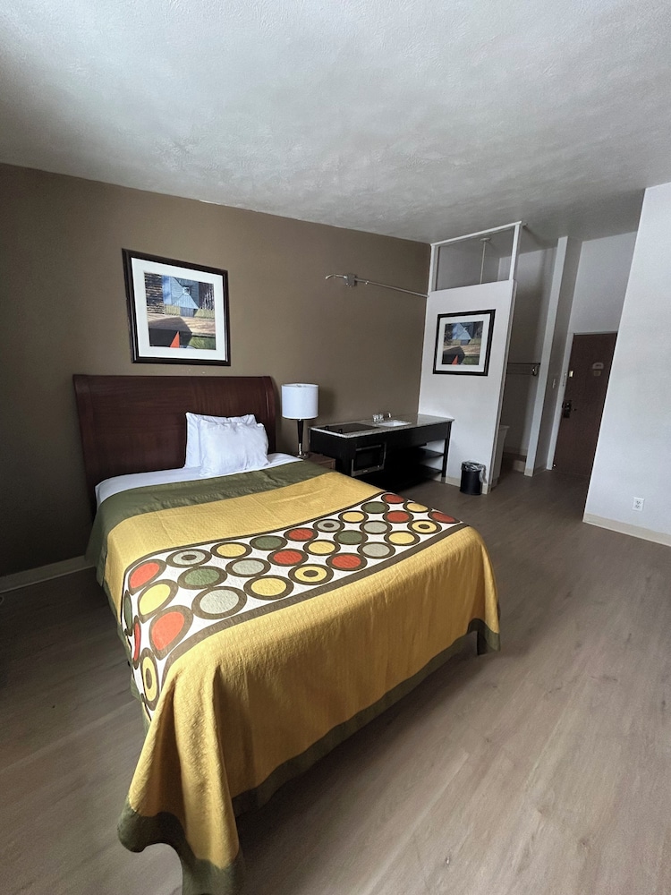 Standard Single Room, 1 Queen Bed, Non Smoking - Photo 7