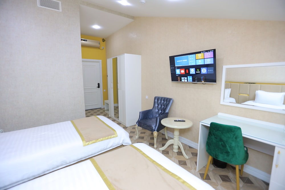 Luxury Double or Twin Room, Balcony photo 3