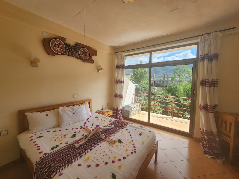 Standard Single Room, Balcony, Mountain View photo 1