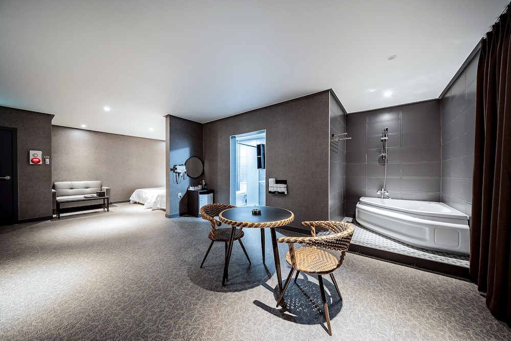 Room, Terrace - Photo 7