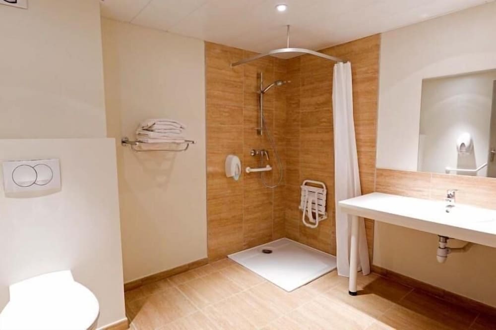 Double Room - Photo 5