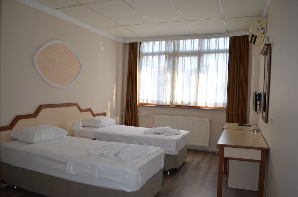 Land View Room (2 Twin Beds)