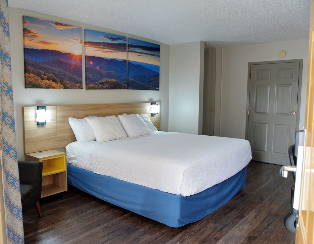 Room, 1 King Bed, Accessible, Non Smoking - Photo 7