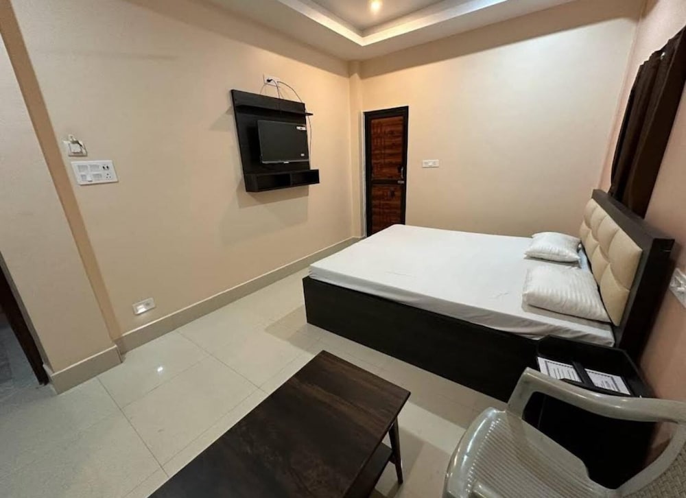 Classic Double Room, City View photo 2
