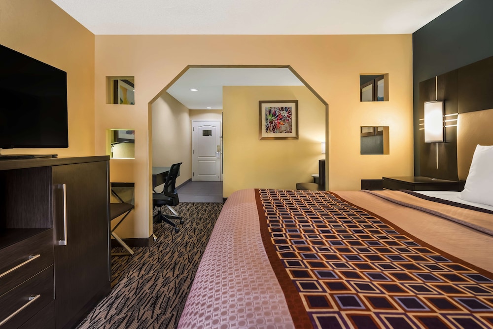Suite, 1 King Bed, Accessible, Bathtub (with Sofabed) - Photo 3