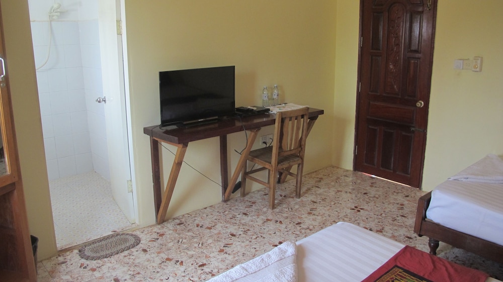 Ground Floor Twin Room photo 2