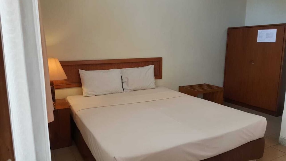 Standard Room, 1 Queen Bed