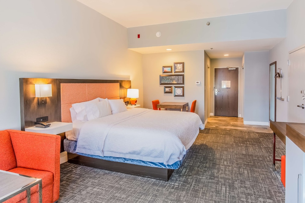 Room, 1 King Bed, Non Smoking (Inland) - Photo 3