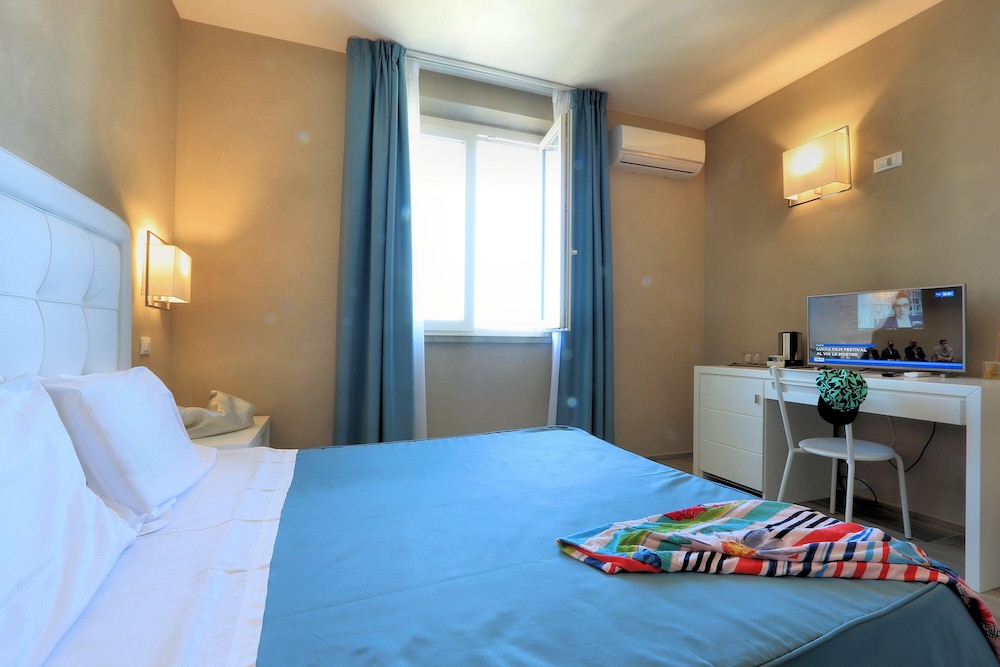 Panoramic Double Room, Non Smoking, Sea View - Photo 2