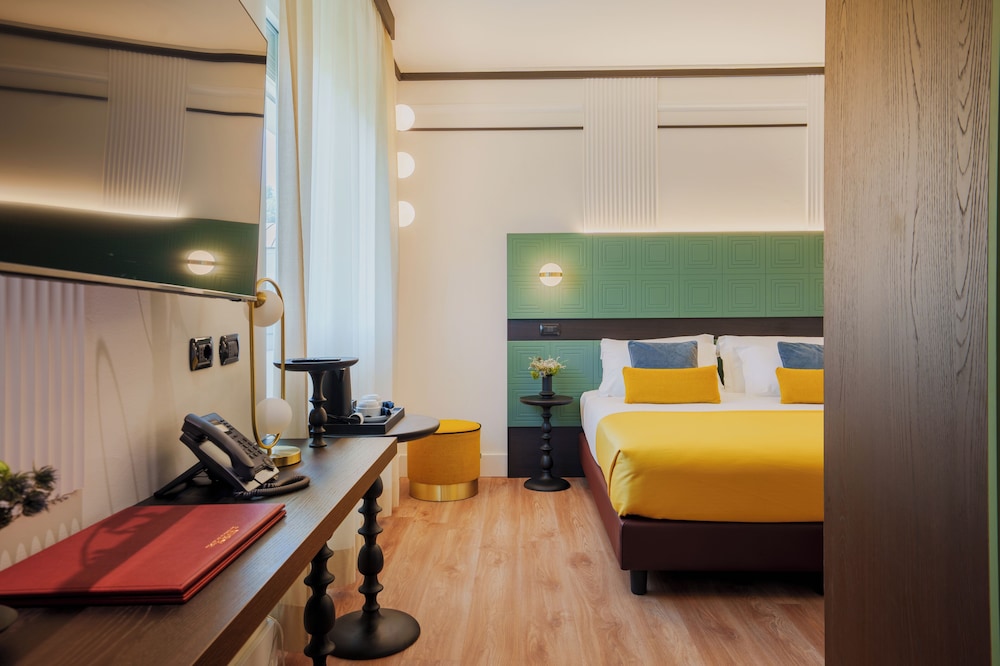 Junior Studio Suite, 1 Queen Bed with Sofa bed photo 1