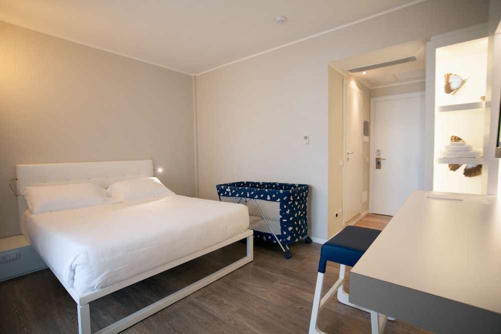 Comfort Room, 1 Double Bed, Balcony photo 2