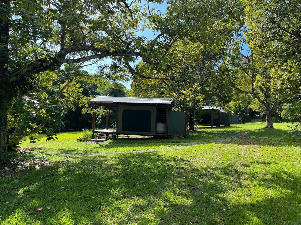 Basic Cabin photo 1