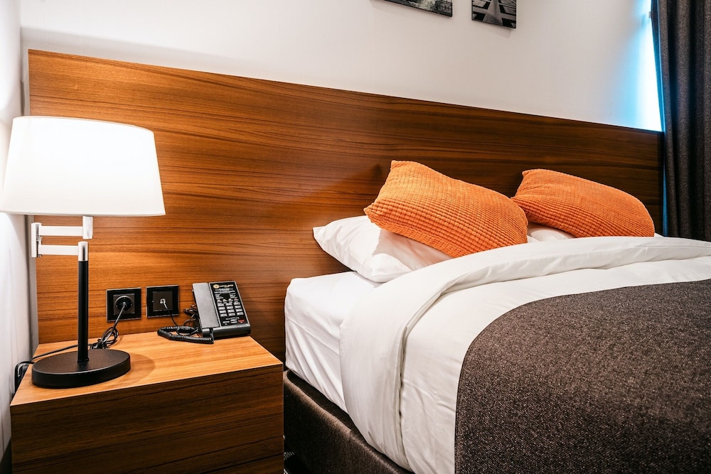Standard Double Room - Photo 1