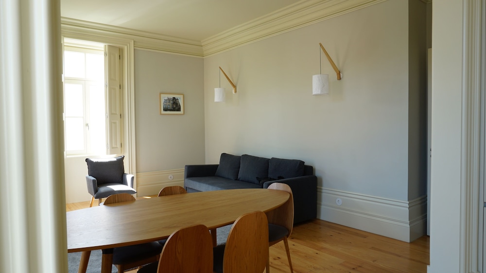 Apartment, 2 Bedrooms, Terrace thumbnail 6