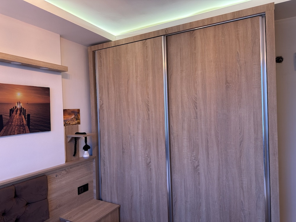Standard Triple Room - Photo 9
