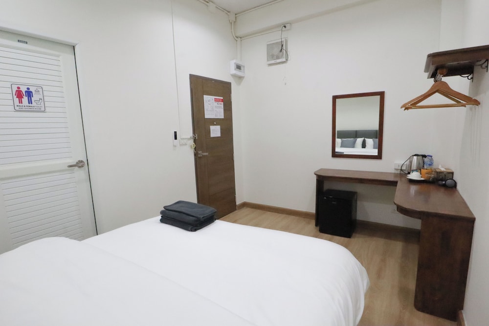 Double Room with Private Bathroom (No Windows) photo 3