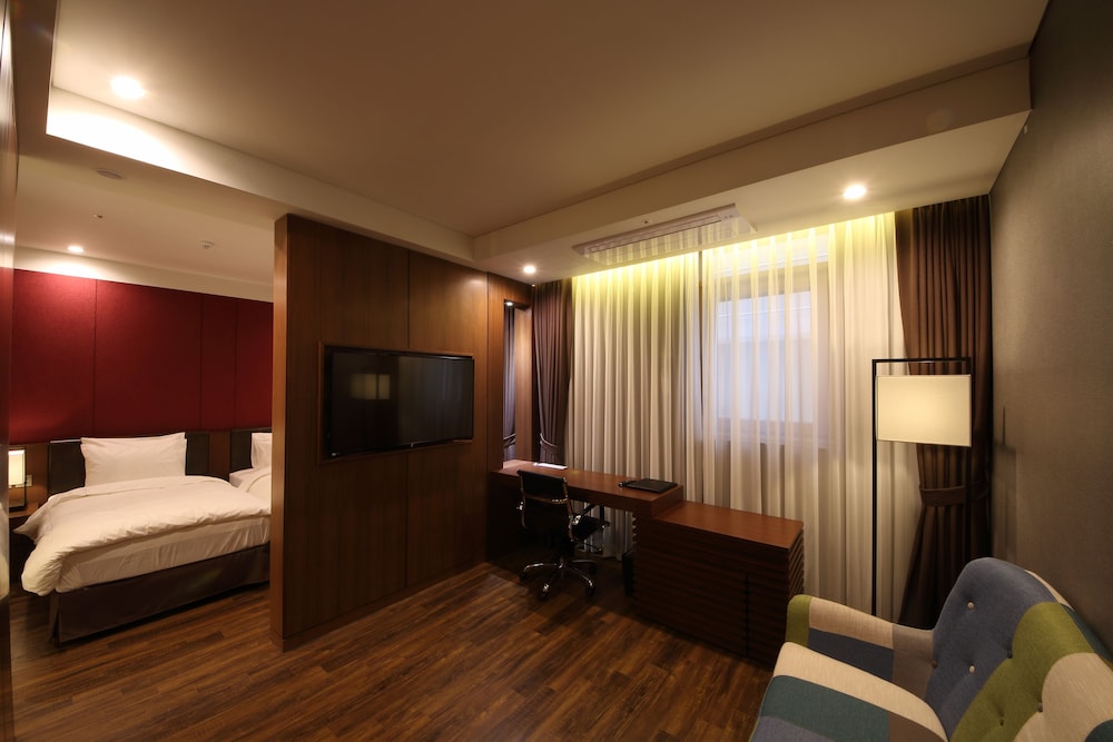 Prestige Suite Twin photo 2