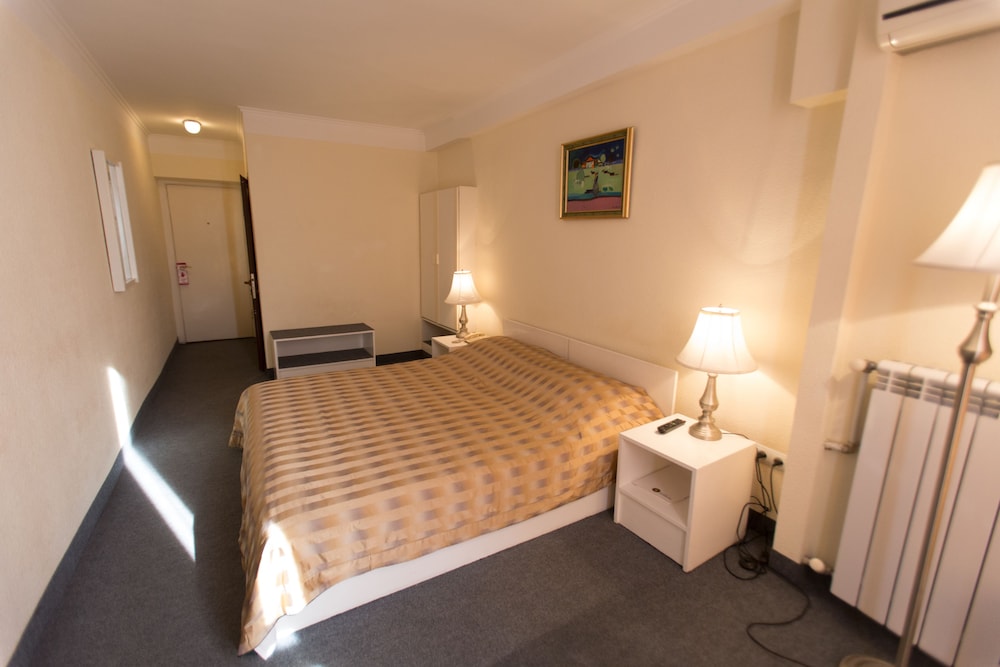 Standard Double or Twin Room, 1 Double or 2 Twin Beds, City View photo 3