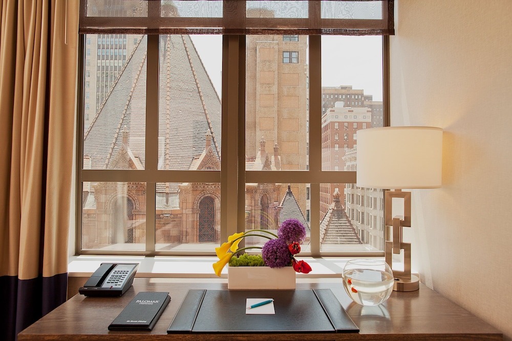 Room, 1 King Bed, Mobility Accessible, City View (Communications) thumbnail 5