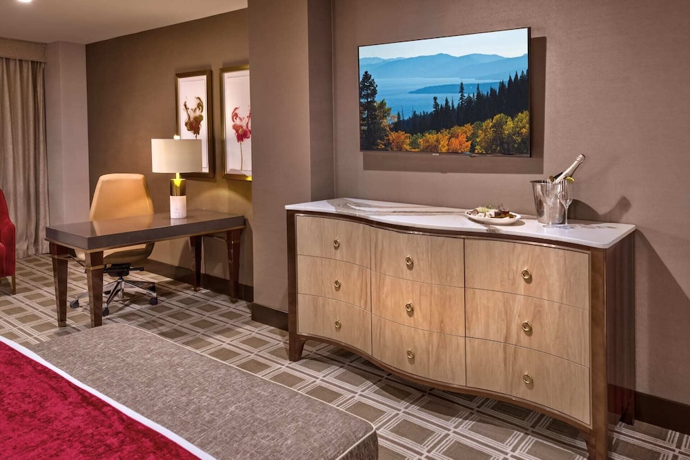 Vista Tower Deluxe King - Photo 2