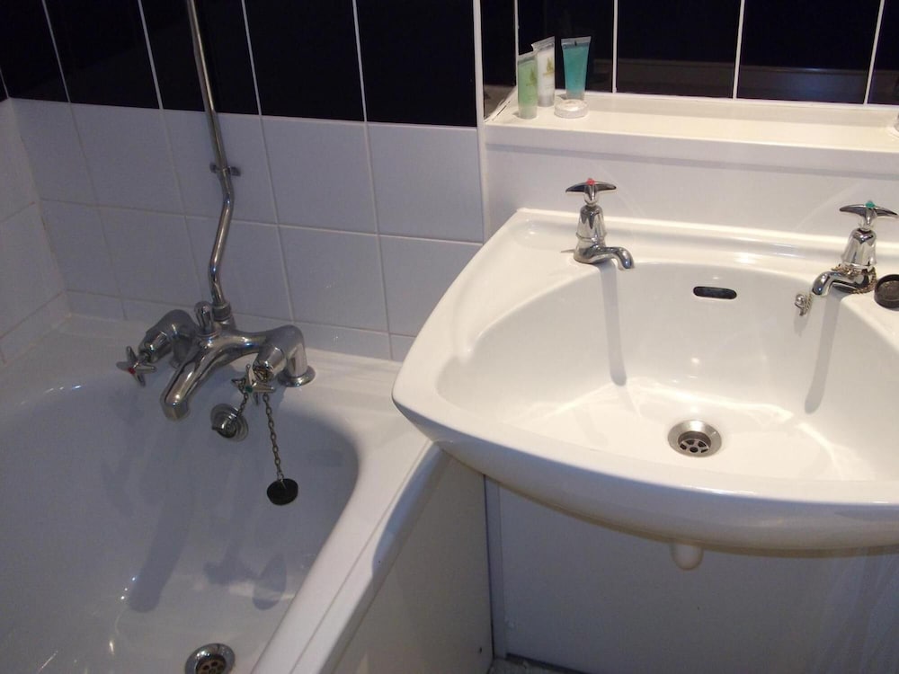 Standard Double Room - Photo 4