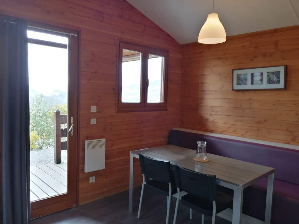 Classic Chalet (4) photo 3