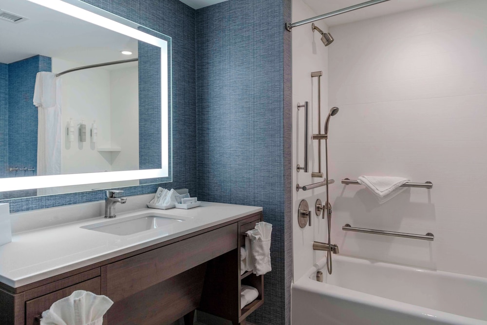 Studio, 2 Queen Beds, Accessible, Bathtub - Photo 3