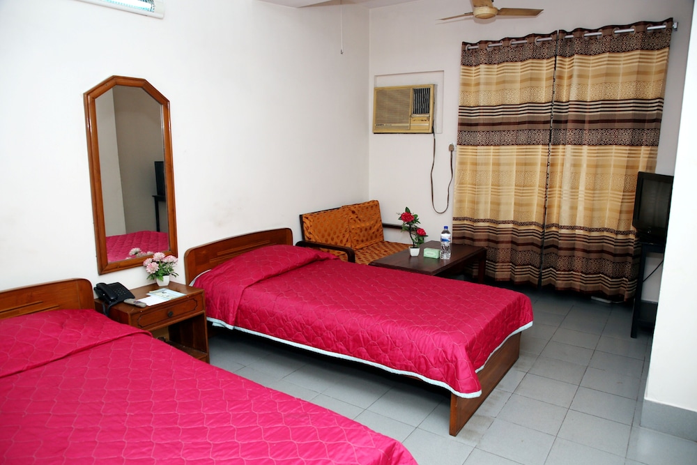 Standard Double or Twin Room photo 1