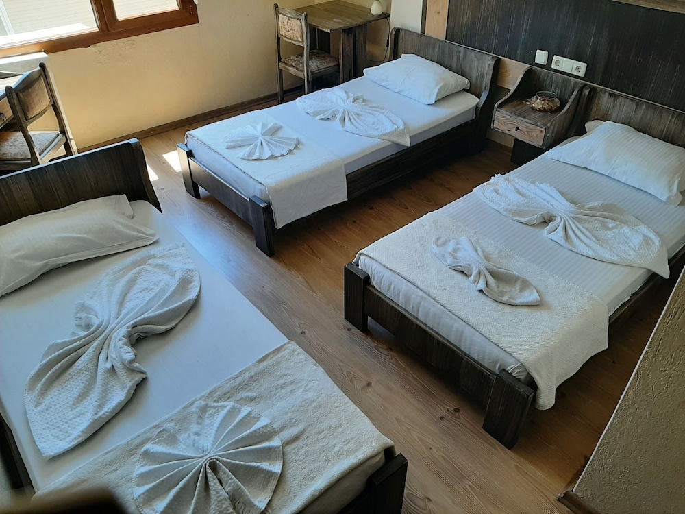 Comfort Triple Room, 3 Twin Beds, Private Bathroom photo 1