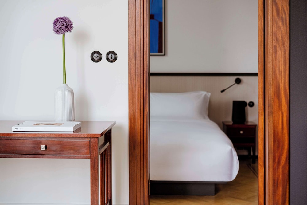 Suite (Art Deco Suite)