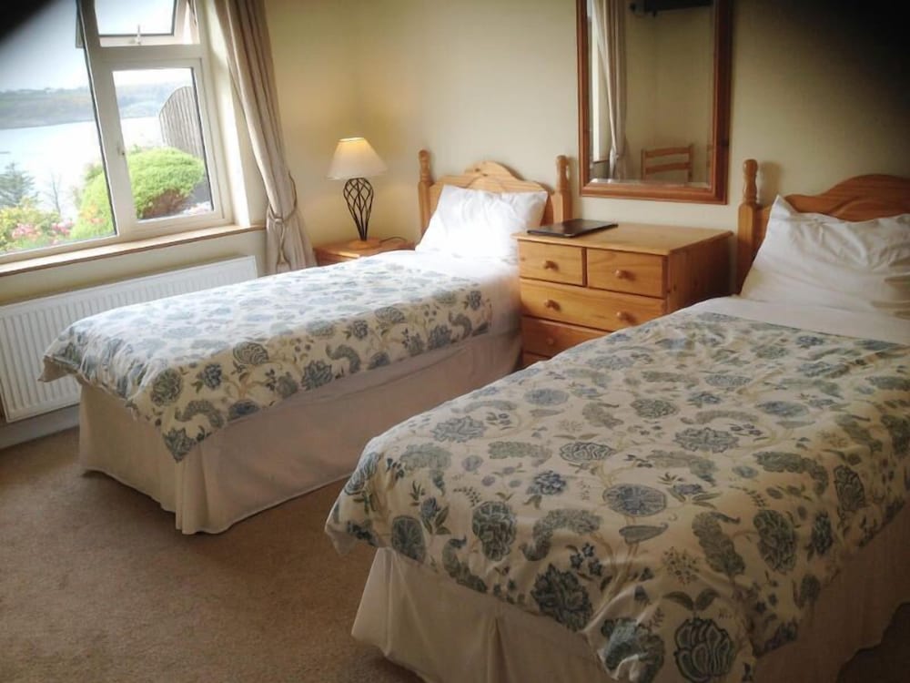 Twin Room, Ensuite photo 2