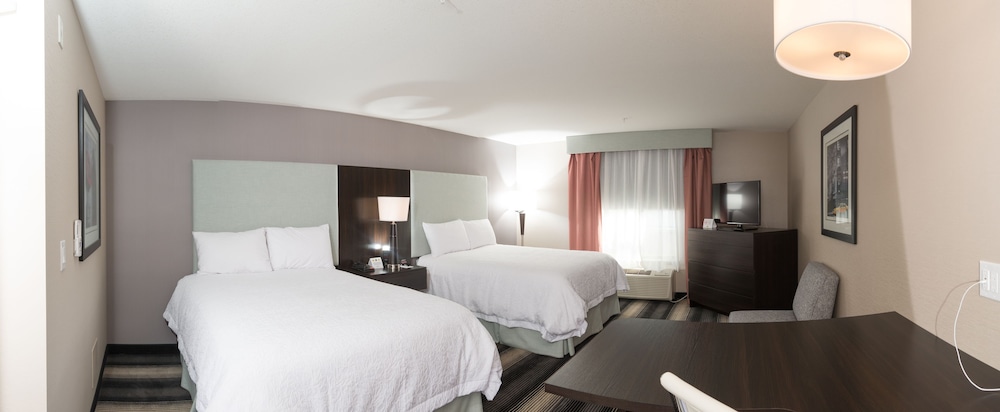 Suite, 2 Queen Beds, Kitchen photo 1