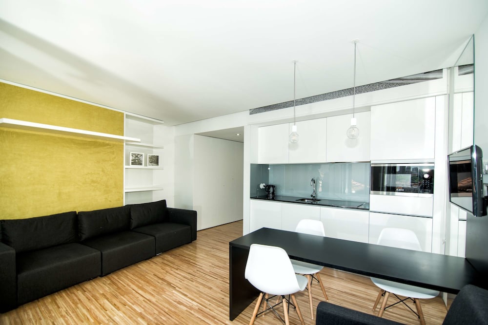 Premium Studio, 1 Double Bed, Kitchen, City View photo 3