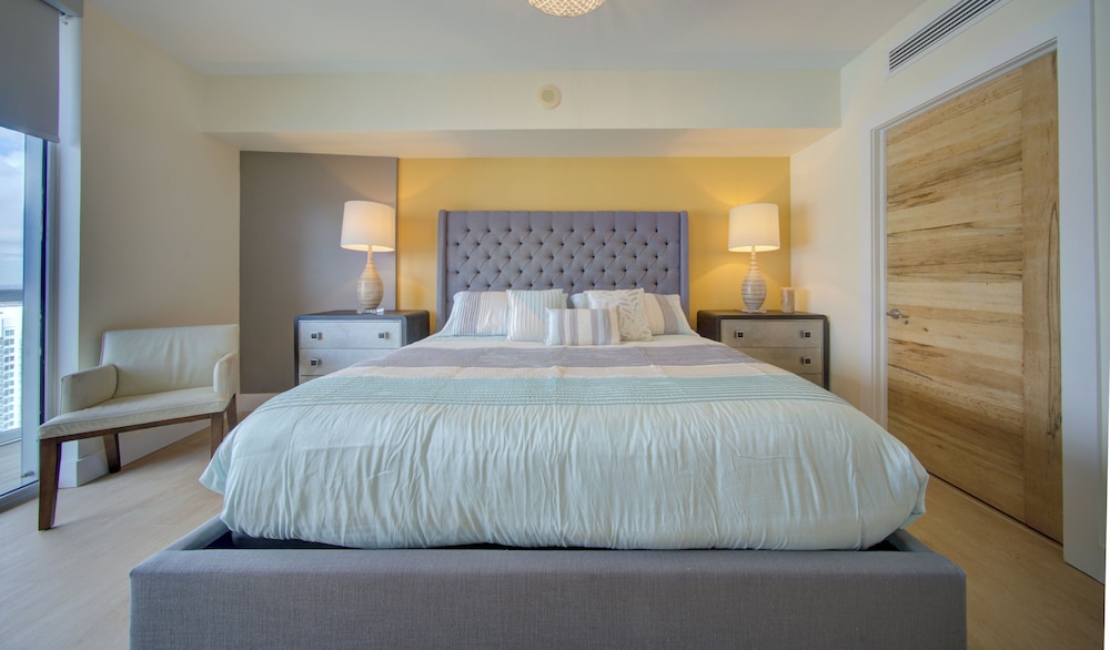 Boutique Apart, 1 King & Sofa Bed, Sauna, River/City Views, Balcony4606
