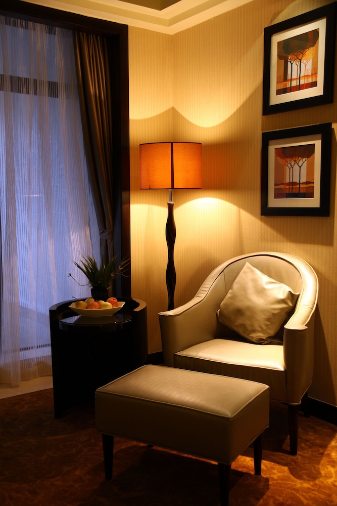 Deluxe Suite photo 3