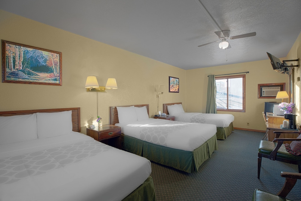 Room, Multiple Beds - Photo 3