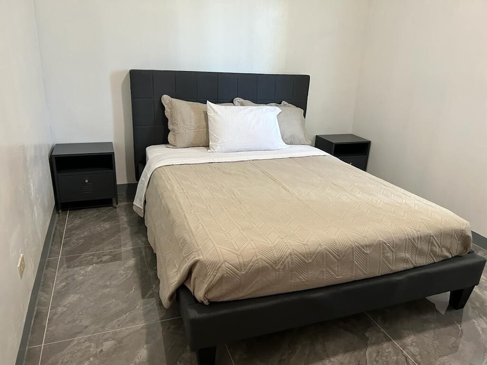 Deluxe Condo photo 2