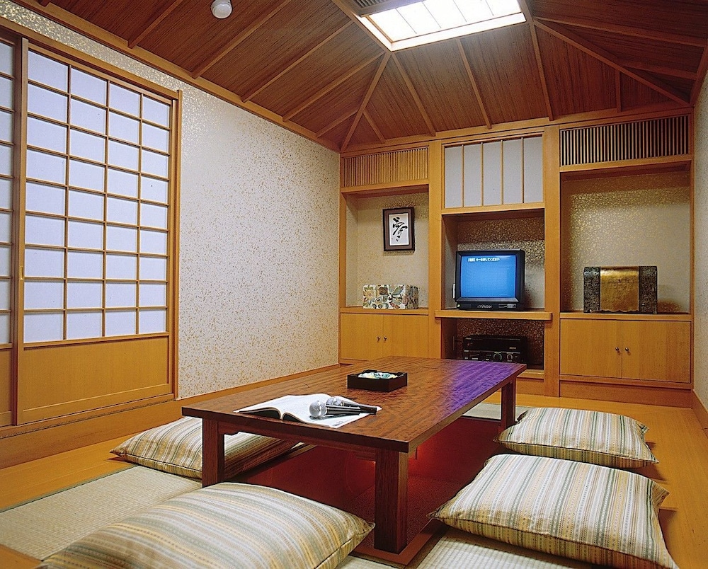 Japanese Style Room with in-room Karaoke, SEON photo 2