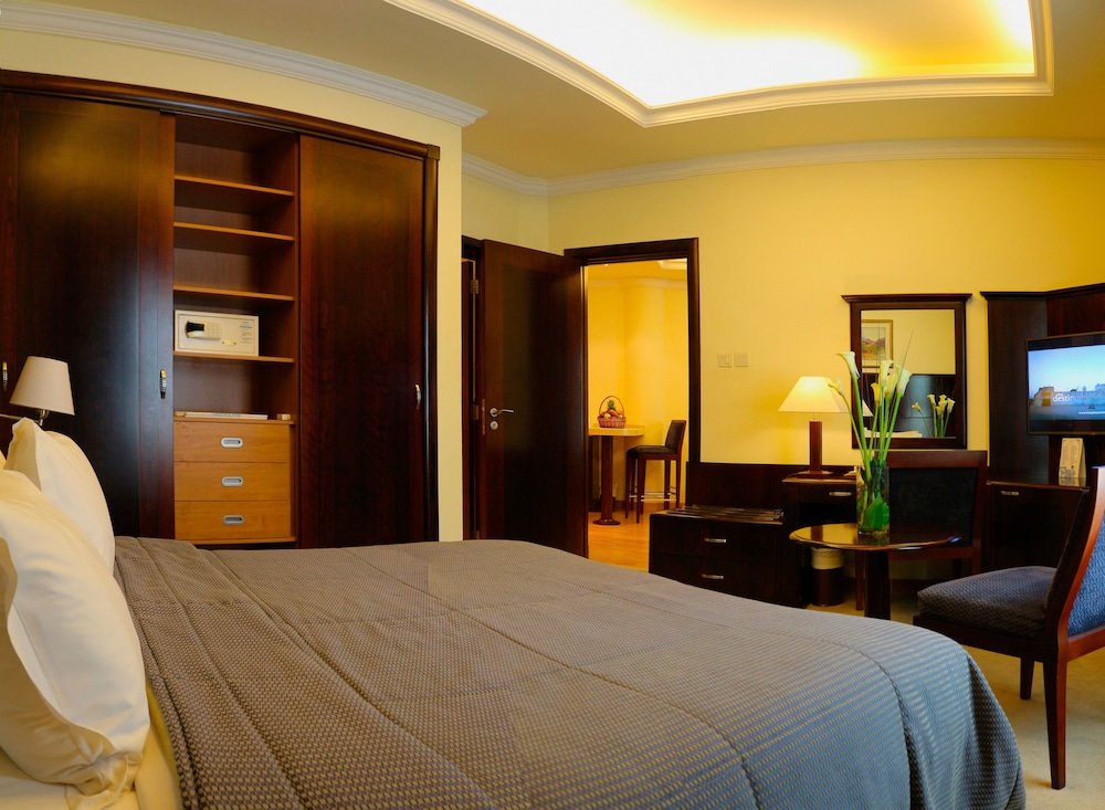 Executive Suite photo 2