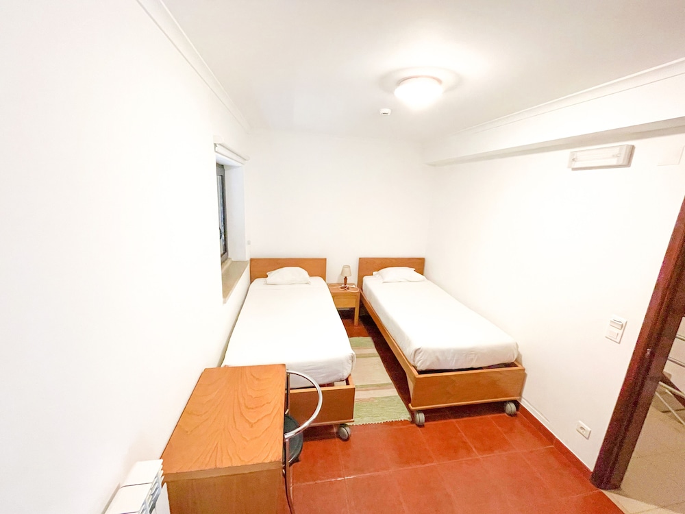 Twin Room - Photo 1