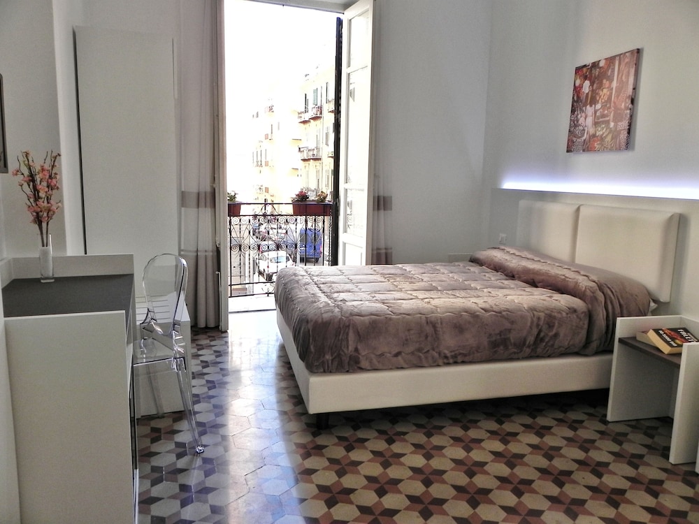 Comfort Room, Multiple Beds, Balcony, City View photo 3