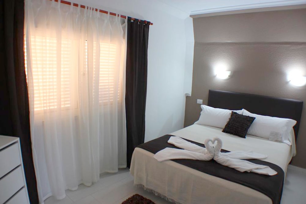 Superior Apartment, 1 Bedroom, Terrace, Pool View