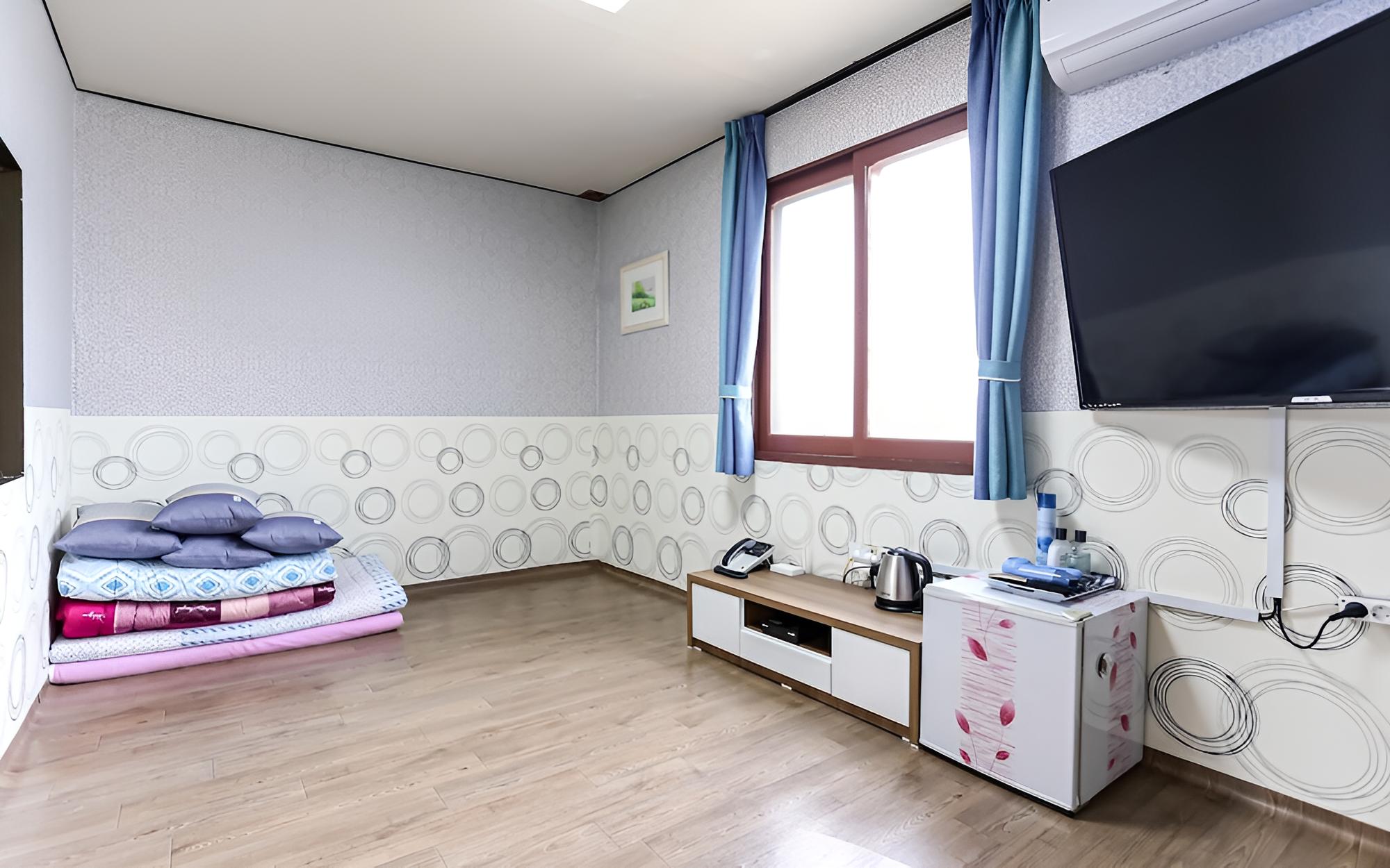 Room (Ondol A) - Photo 1