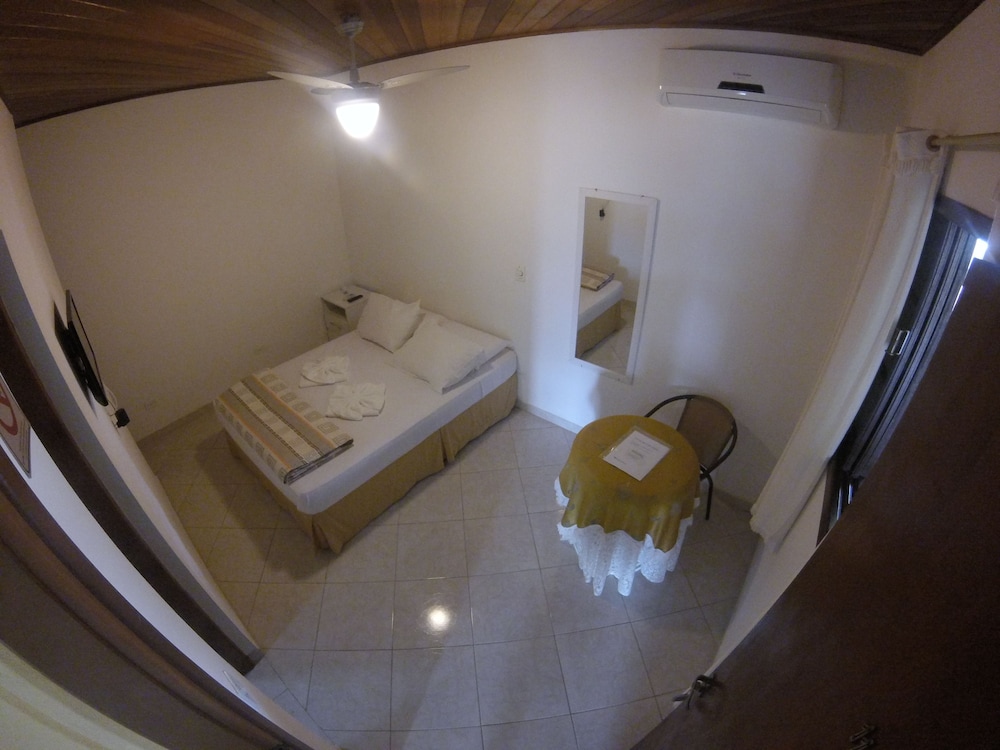 Deluxe Twin Room, 1 Bedroom, Private Bathroom photo 3